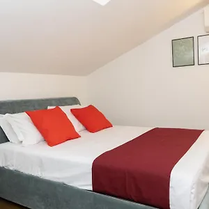 disciplini-maze-apartment.it-lombardy.com/